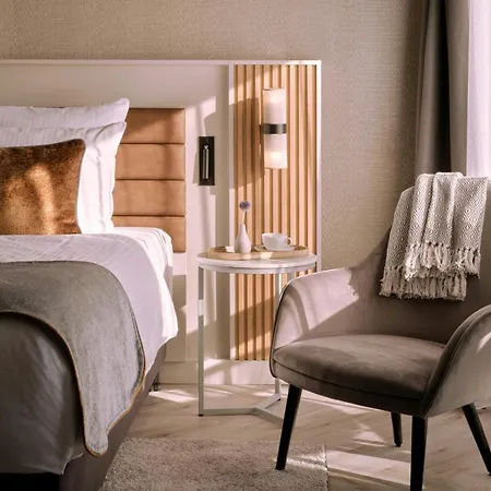 Hotel Leonardo Royal Baden- 4*