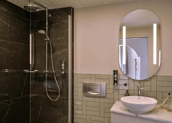 Hotel Leonardo Royal Baden- 4*